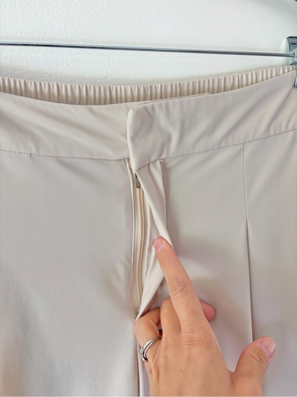 Athleta Pinnacle High Rise Wide Leg Pleated Trouser Pant In Bone Size 6 - Picture 6 of 13